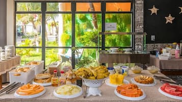 Ilmainen päivittäinen buffetaamiainen