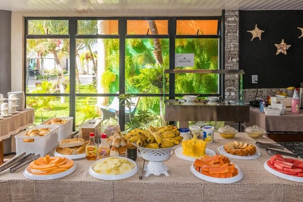 Breakfast buffet - Pousada Brasil Cumbuco (Caucaia)