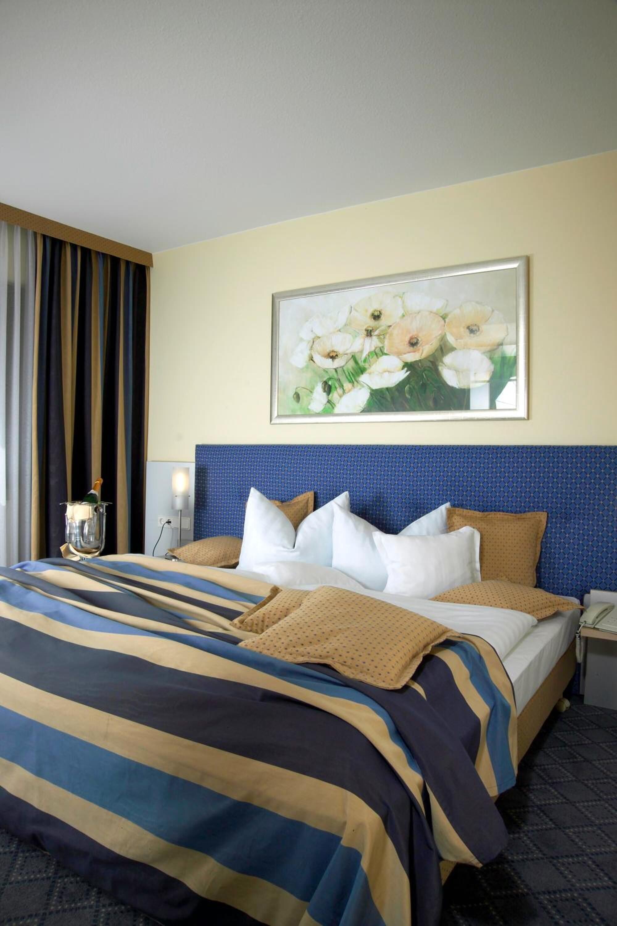 minibar, desk, free wifi, bed sheets