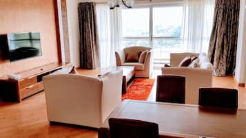 Departamento de lujo, 2 habitaciones, vista al jardín, piso ejecutivo | 1 habitación y ropa de cama de alta calidad