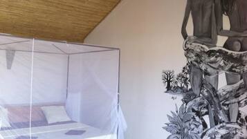 Coffres-forts dans les chambres, bureau, Wi-Fi gratuit, draps fournis