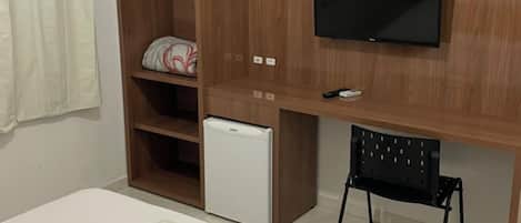 1 bedroom, minibar, desk, iron/ironing board