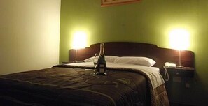Habitacion matrimonial | Escritorio y wifi gratis