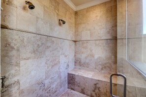 Douche de la salle de bain