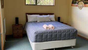 Casa superior, 5 quartos, sacada, vista para o jardim | 5 quartos, roupas de cama premium, cortinas blackout