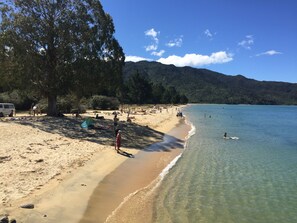 Beach nearby - Abel Tasman Marahau (Marahau)