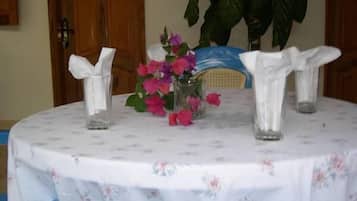 Daily continental breakfast (XOF 1500 per person)