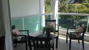 Apartment | Balcony - Sunny apartment at the beach with pool (Punta Cana)