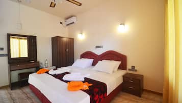 Deluxe Room (Open Bathroom) | Premium bedding, minibar, in-room safe, desk