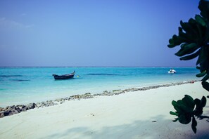 View from property - Evila Inn - Thoddoo (Thoddoo)