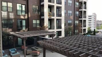 Departamento estándar, 2 habitaciones, cocina, vista a la alberca | Vista desde la habitación