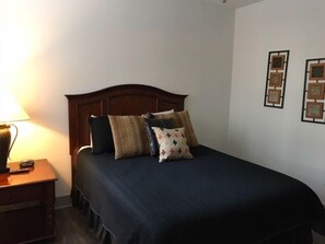 Standard Apartment, 2 Bedrooms, Kitchen, Pool View