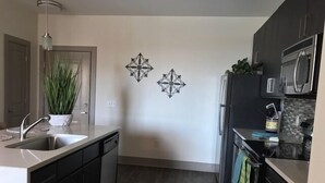 Standard Apartment, 2 Bedrooms, Kitchen | Private kitchen | Coffee/tea maker, fridge, microwave, oven - Midtown 403 (Nashville)