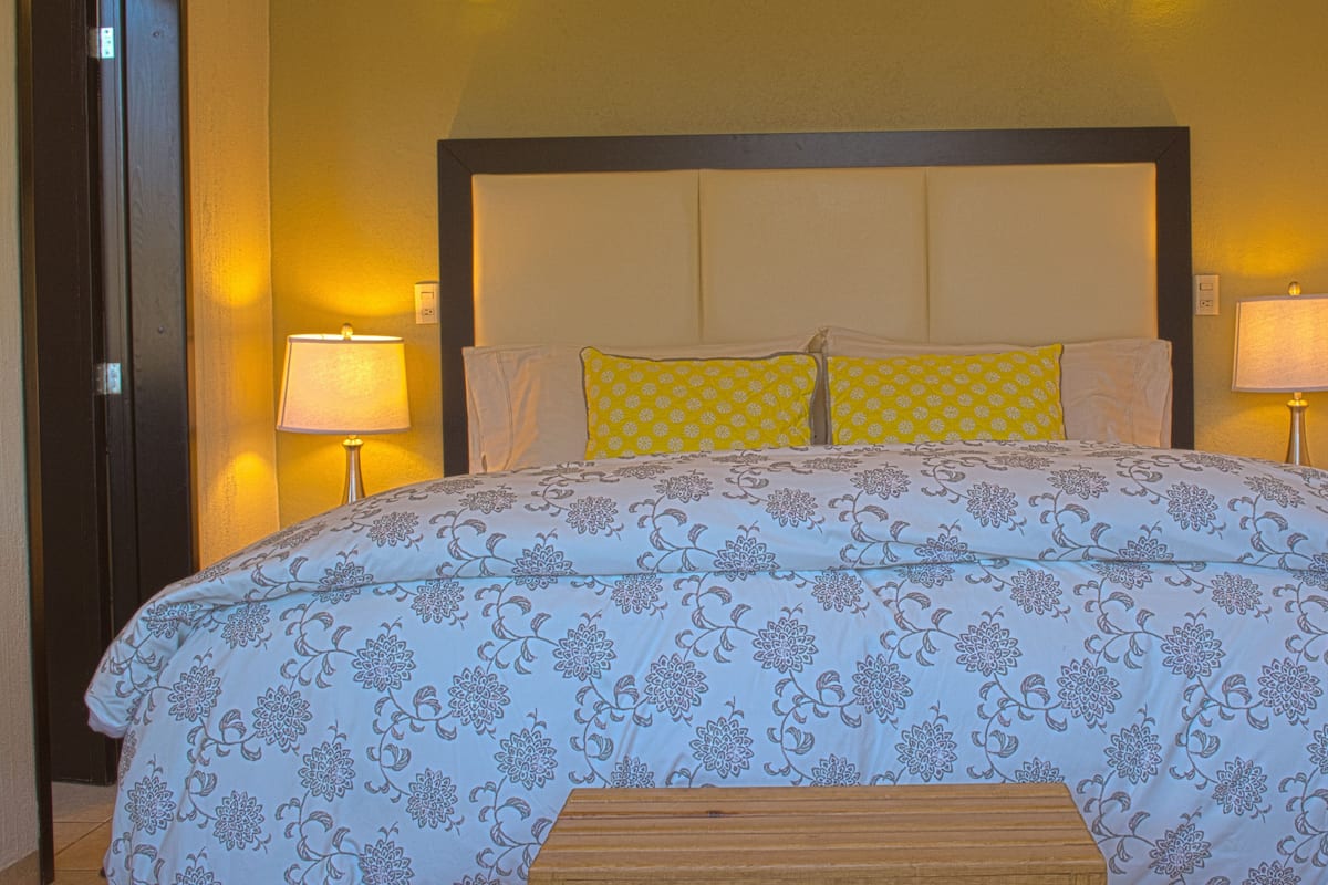 Suite estudio ejecutiva, 1 cama King size, con acceso para personas discapacitadas | 1 habitación y ropa de cama de alta calidad