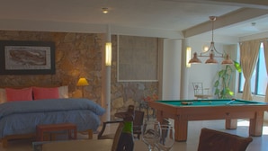 Comfort Room, 1 King Bed, Pool View, Executive Level - Casa Corazón de Plata Suites (Guanajuato)