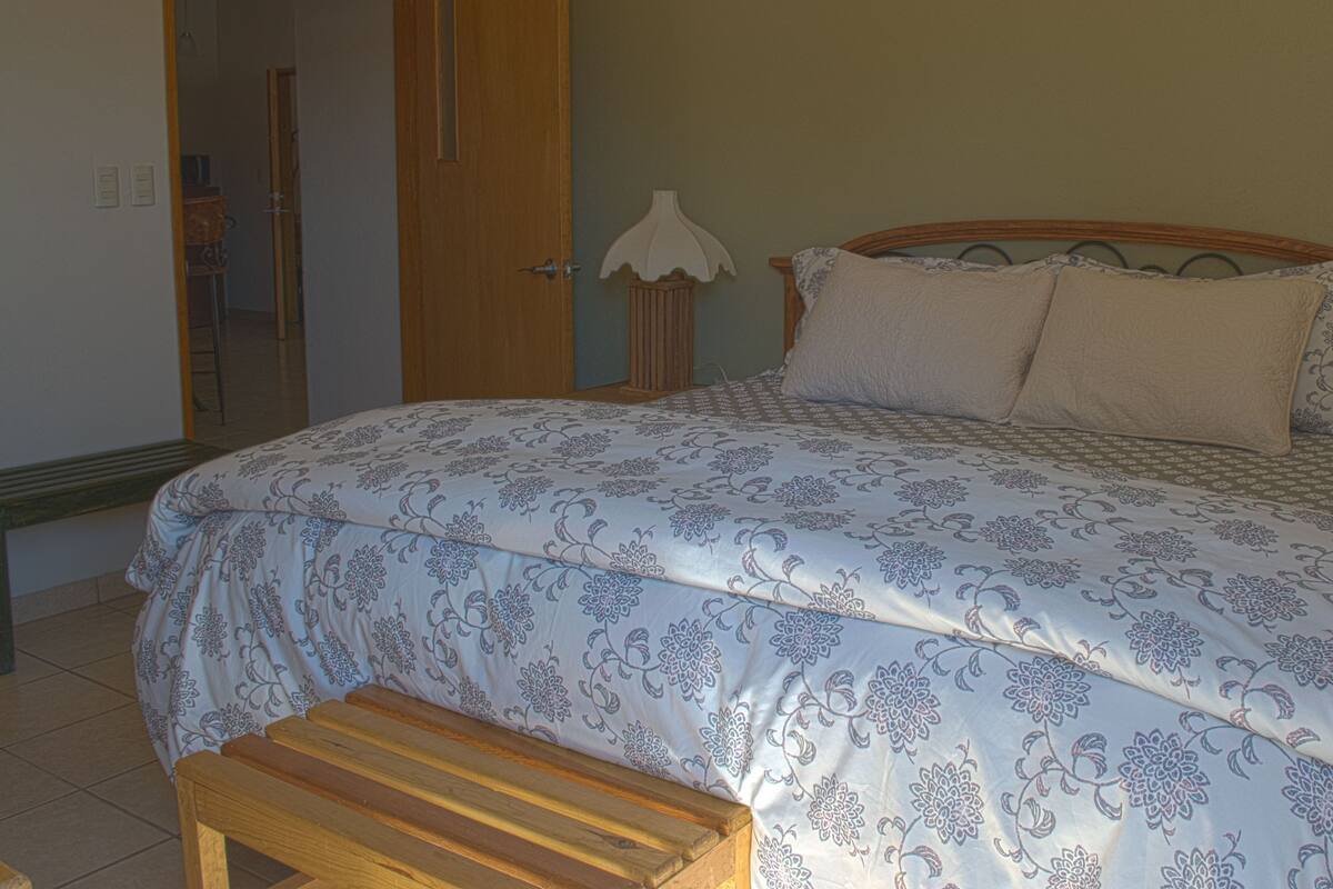 Suite Studio Familiale, plusieurs lits, vue ville, côté montagne