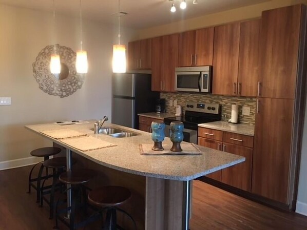 Standard Apartment, 2 Bedrooms | Private kitchen | Fridge, microwave, oven, stovetop - Vanderbilt West End A407 (Nashville)