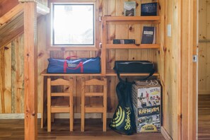 White Chief | Free cribs/infant beds, rollaway beds, bed sheets