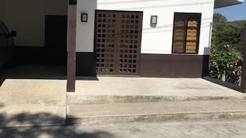 Bagian depan properti