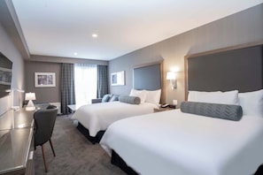 Habitación estándar | Ropa de cama de alta calidad y caja de seguridad en la habitación