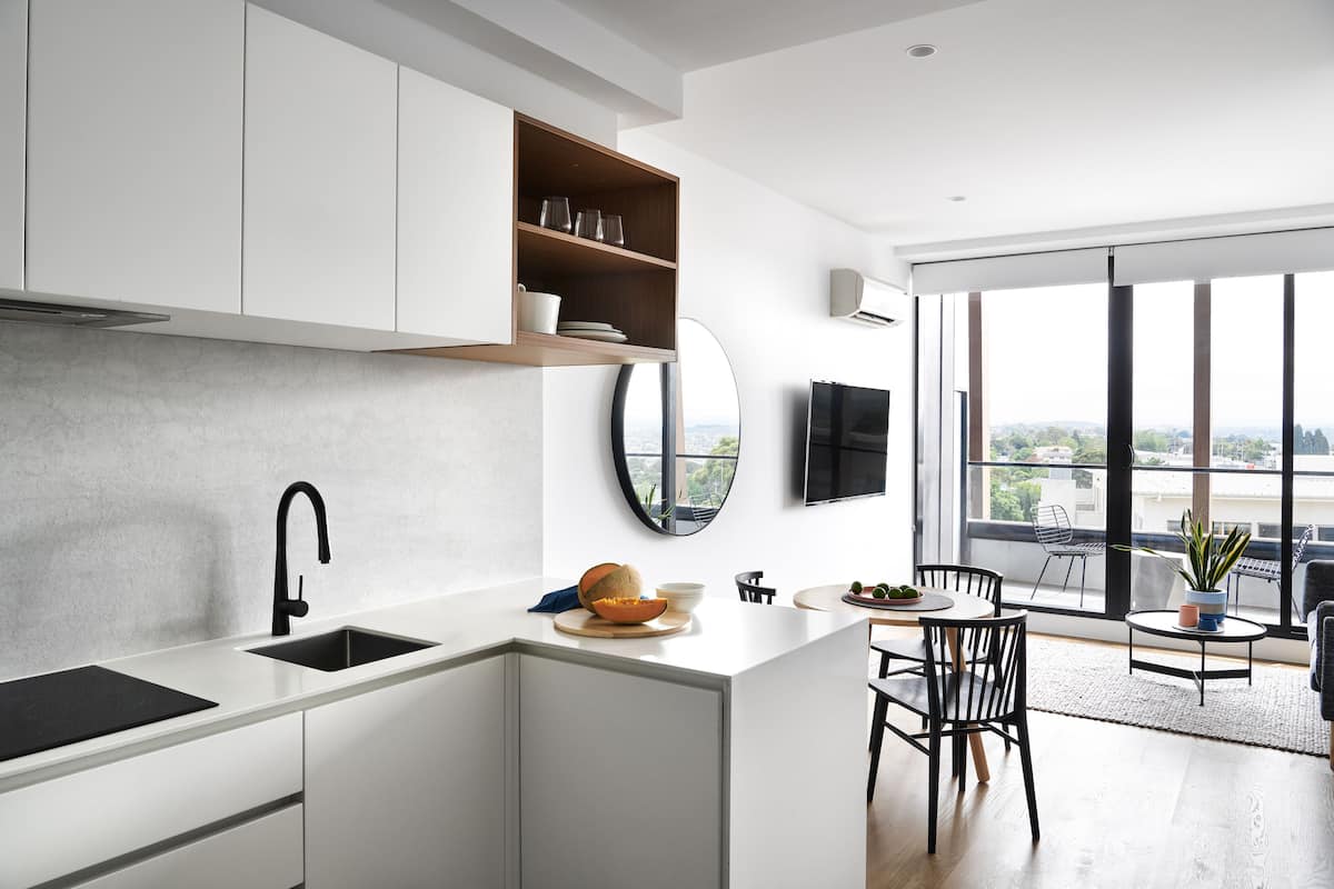 Superior One Bedroom Apartment | Eigene Küche | Großer Kühlschrank, Mikrowelle, Ofen, Herdplatte