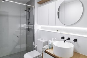 Shower, free toiletries, hair dryer, towels - Punthill Ivanhoe (Ivanhoe)