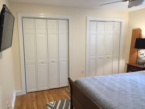 1 soverom, strykejern/-brett, wi-fi og sengetøy