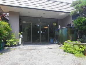 Entrée de l’hébergement