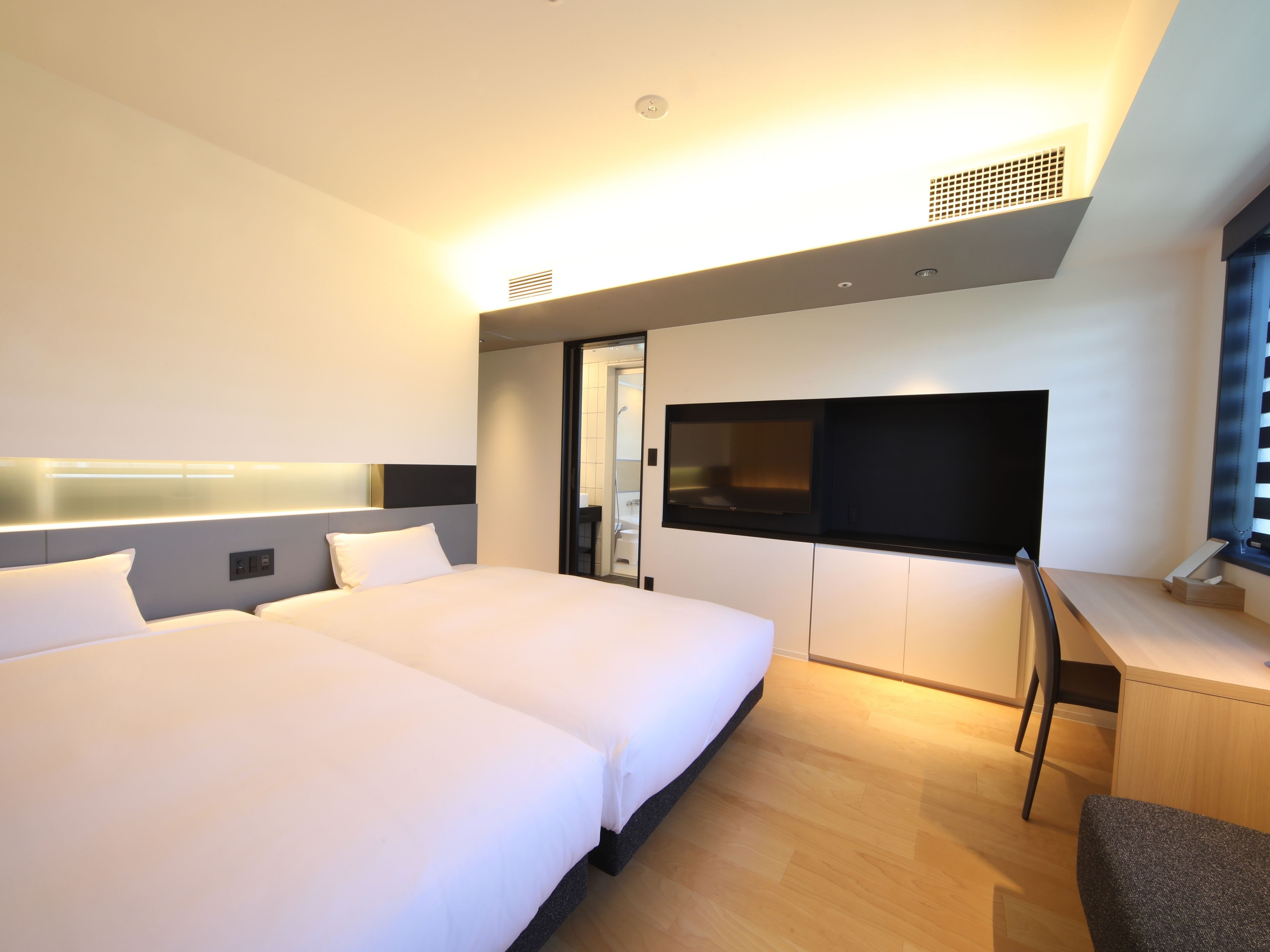 superior twin, non smoking | desk, blackout curtains, soundproofing, iron/ironing board