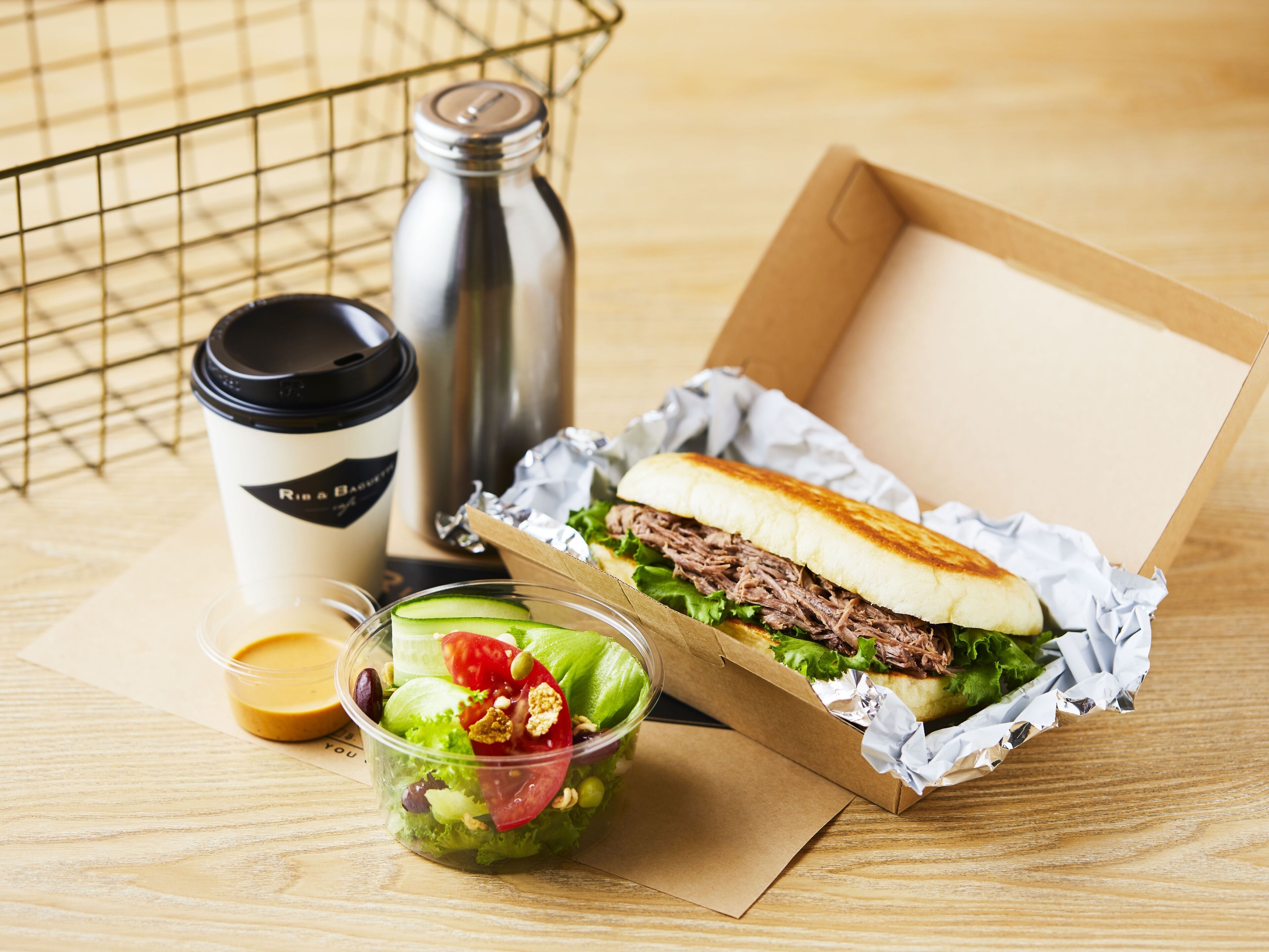 daily cooked-to-order breakfast (jpy 1320 per person)