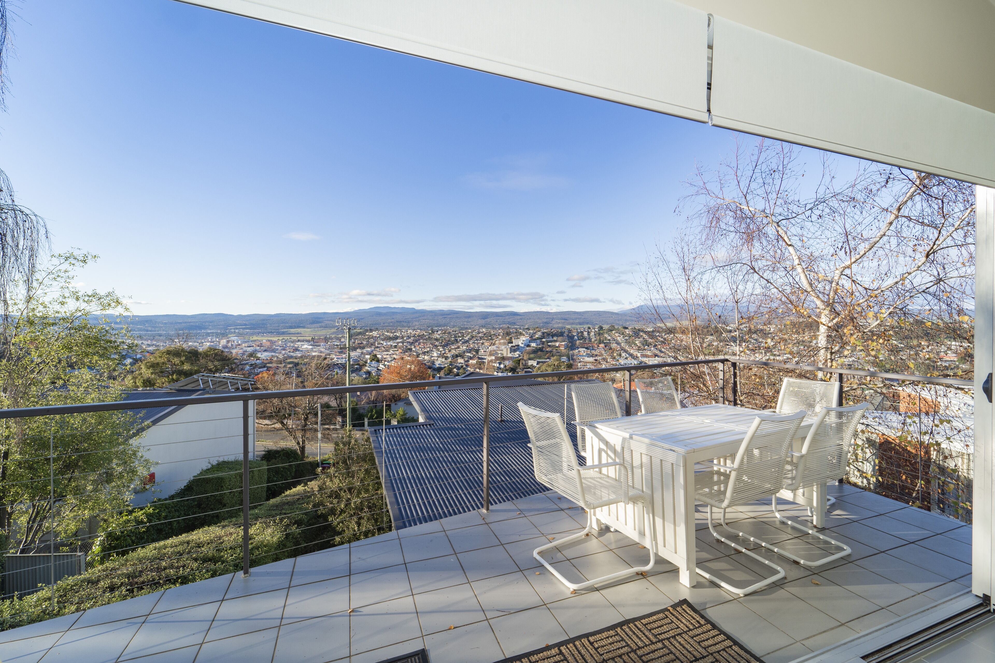Launceston Views Townhouse #2 — image 14