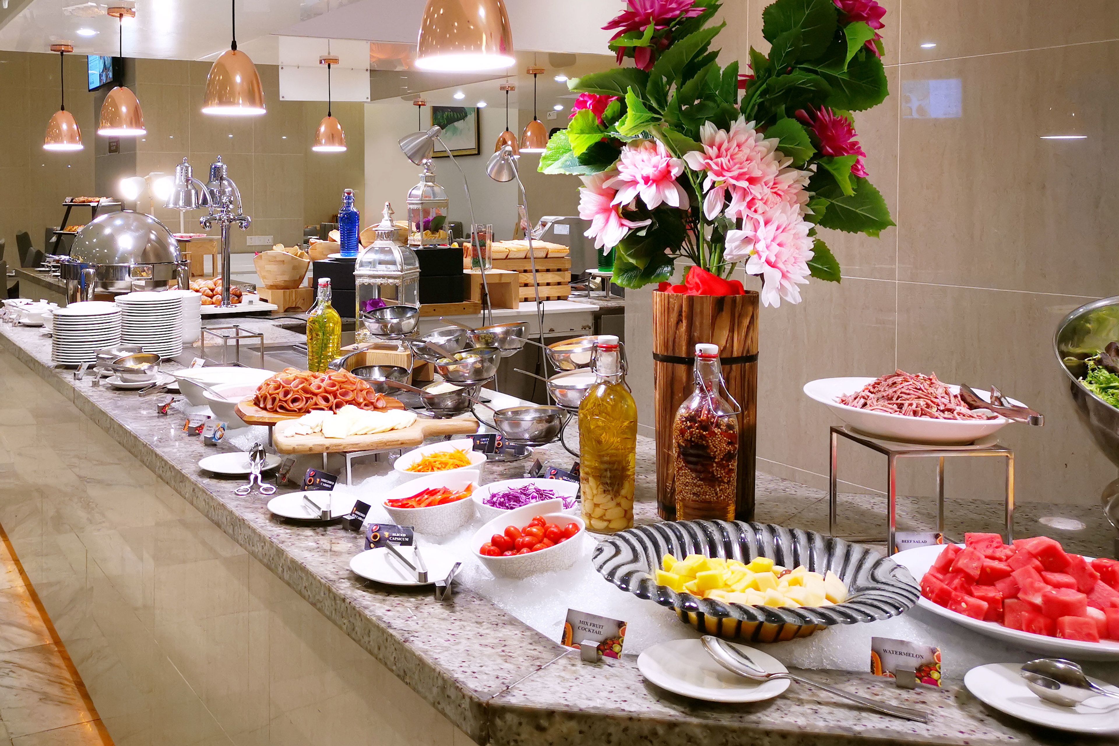 每日供应外卖早餐（每人 MYR 70）