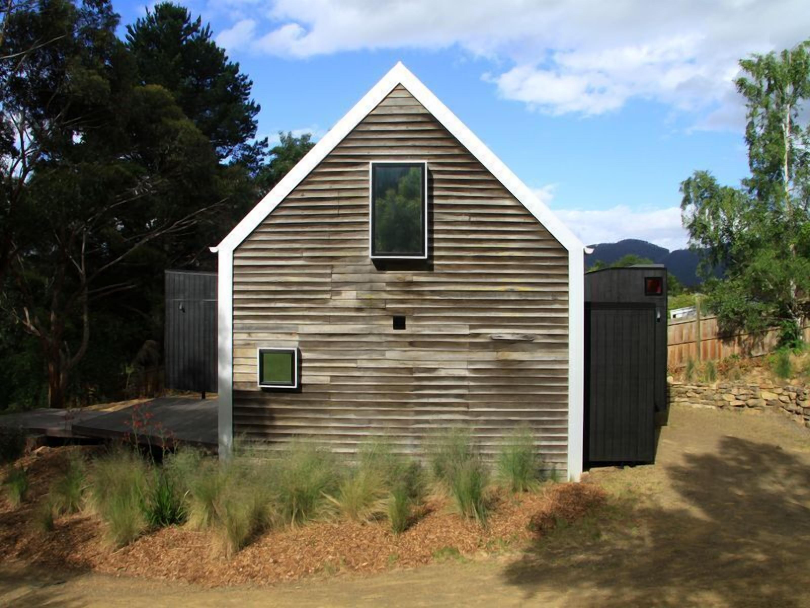 Boutique stay in old farm shed — image 22