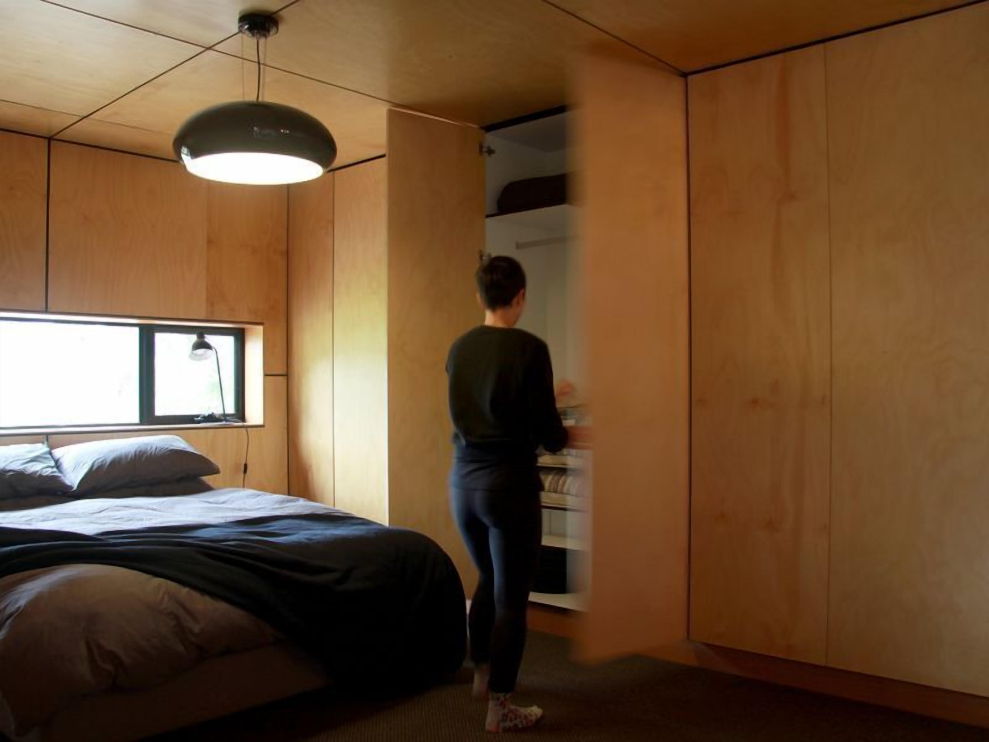 Boutique stay in old farm shed — image 8