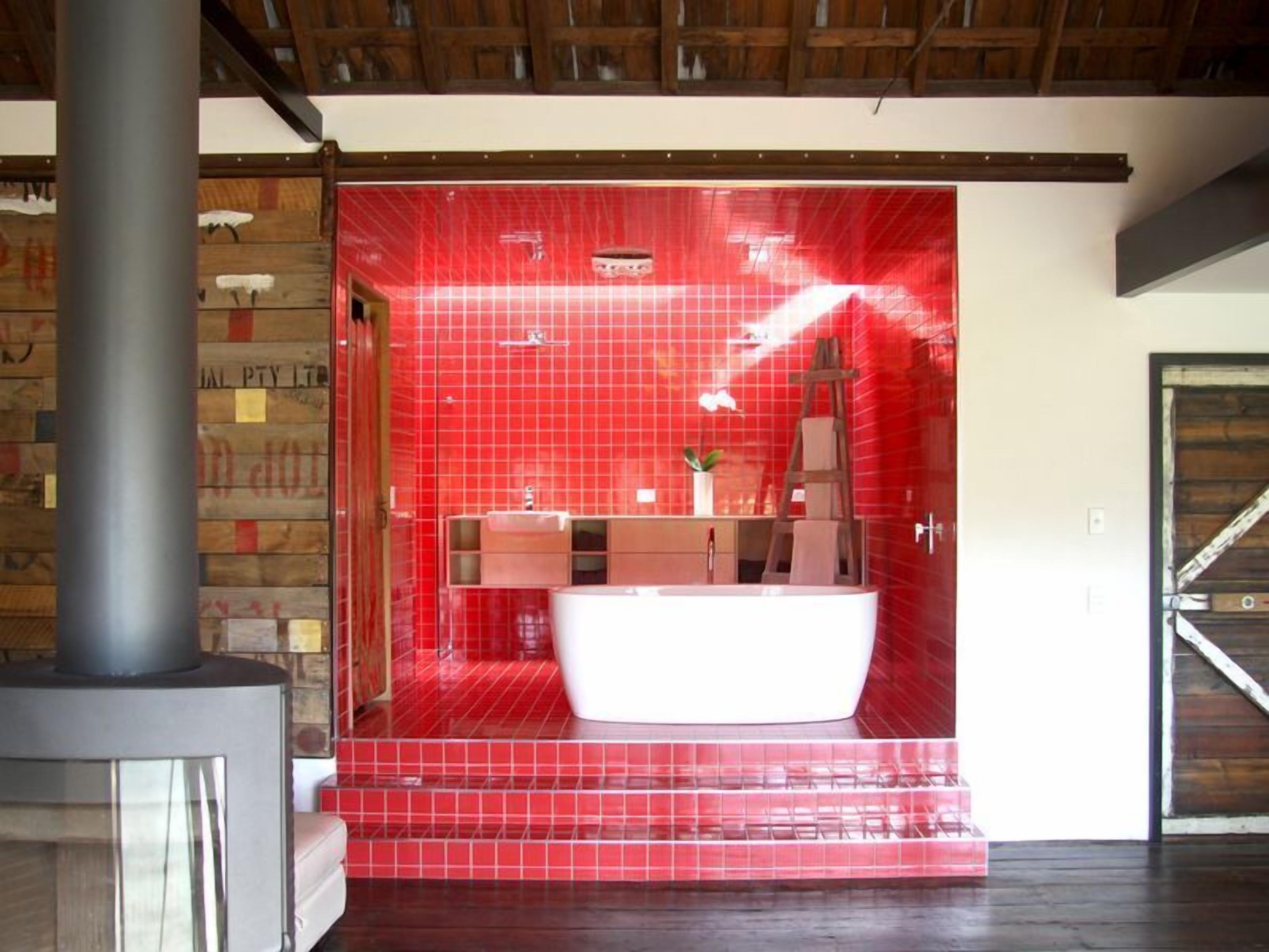 Boutique stay in old farm shed — image 6