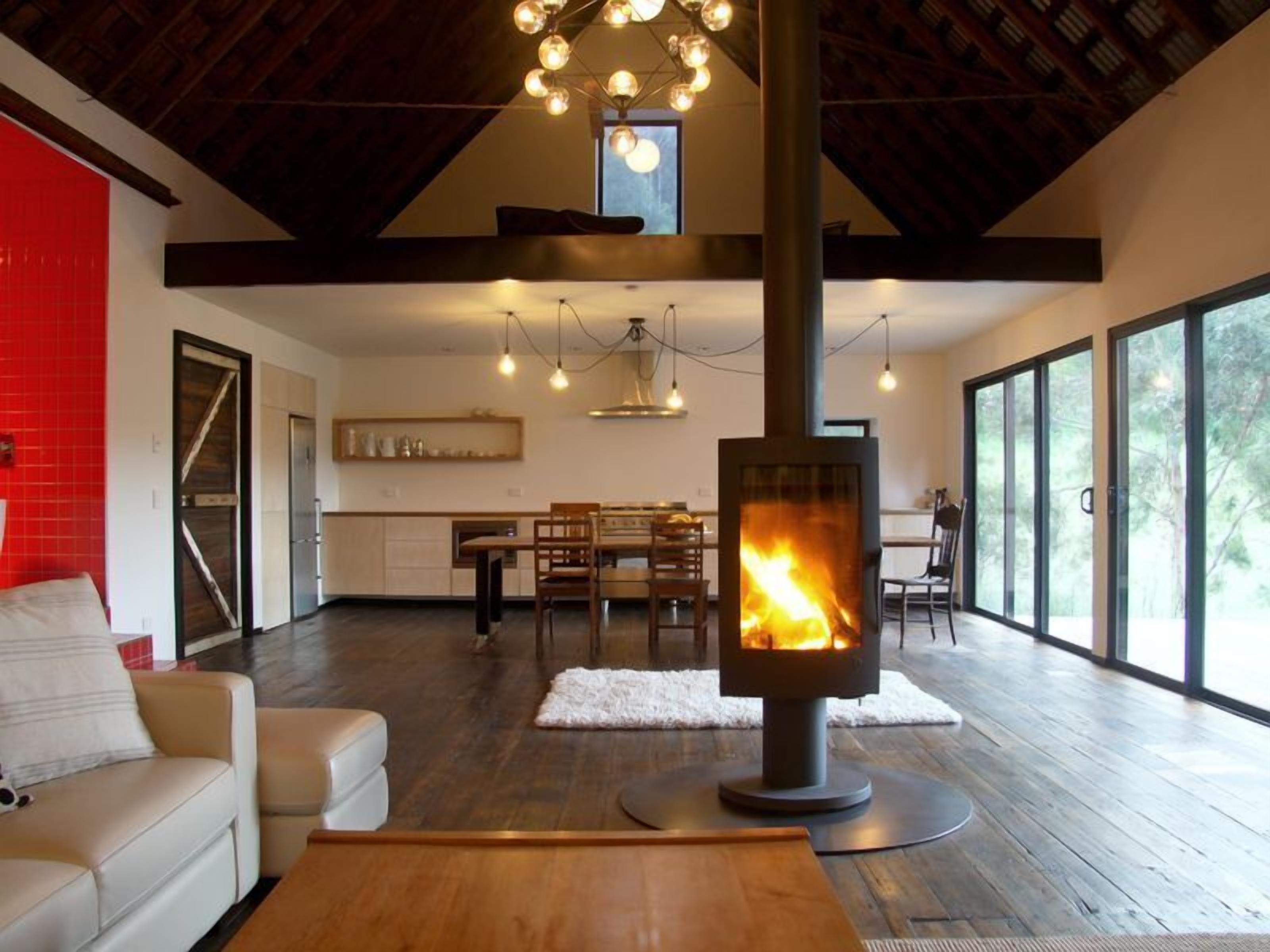 Boutique stay in old farm shed — image 2