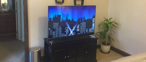 1 habitación, tabla de planchar con plancha, wifi gratis y ropa de cama