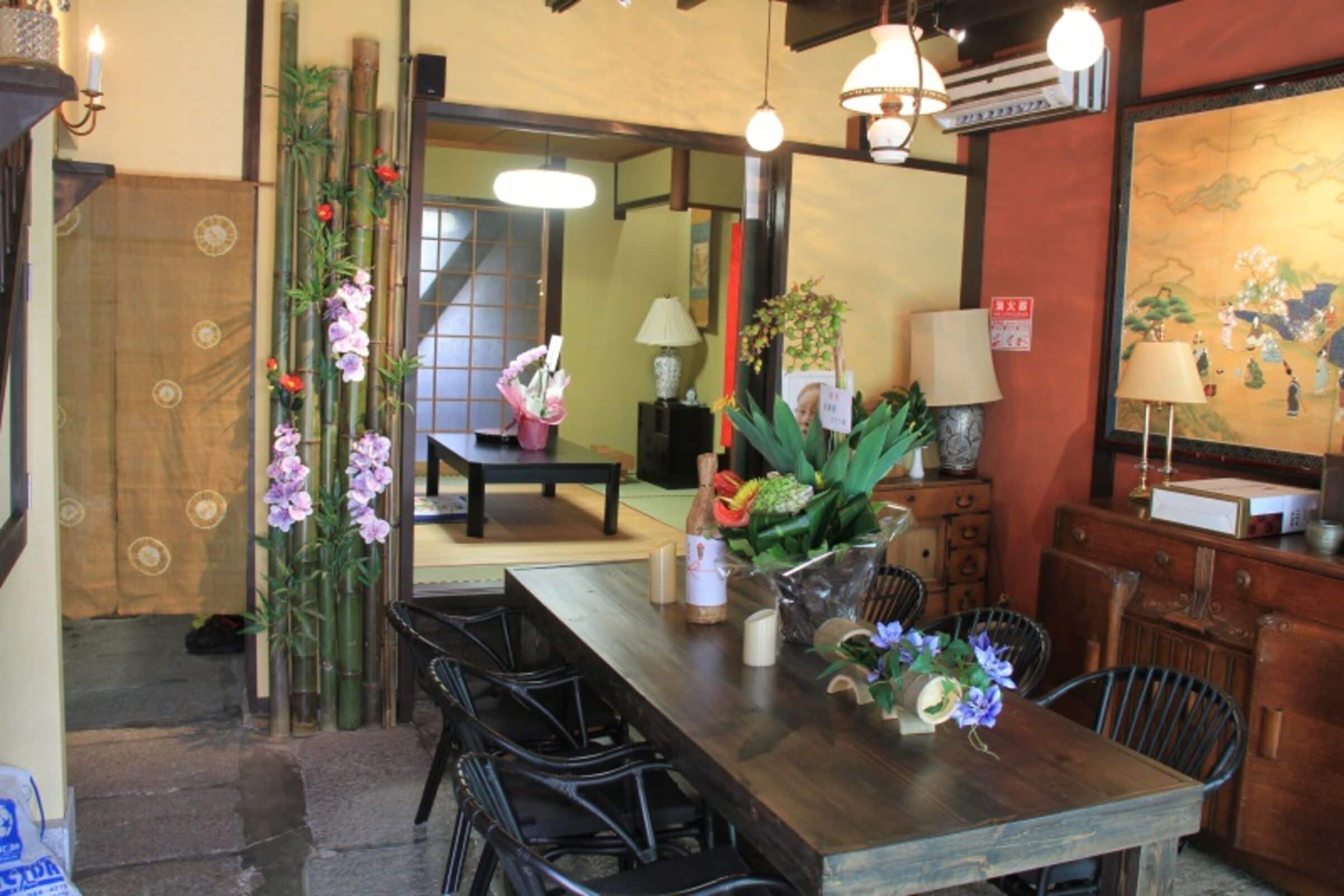 トラディショナル タウンホーム 4 ベッドルーム 禁煙 シティビュー エクスペディア限定 | 客室内のダイニングエリア