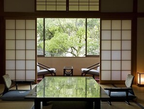 デスク、WiFi (無料)