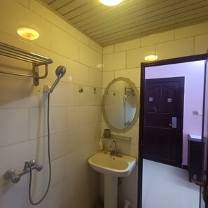 Bathroom - How Flower Hostel Yangshuo (Guilin)