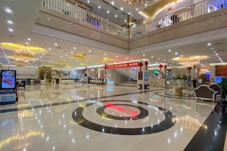 Bahagian dalam. Hezhou Zhengling Hotel