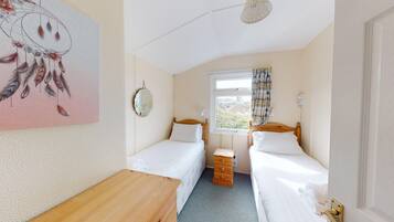 1 bedroom, iron/ironing board, internet, bed sheets