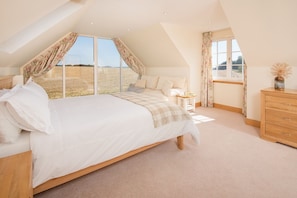 4 bedrooms, travel cot, WiFi, bed sheets