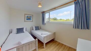 3 bedrooms, iron/ironing board, Internet, bed sheets