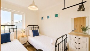 3 chambres, fer et planche à repasser, accès Internet, draps fournis
