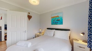 3 bedrooms, iron/ironing board, Internet, bed sheets