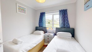 3 chambres, fer et planche à repasser, accès Internet, draps fournis