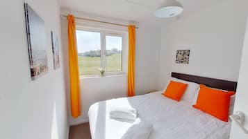 1 bedroom, iron/ironing board, internet, bed sheets