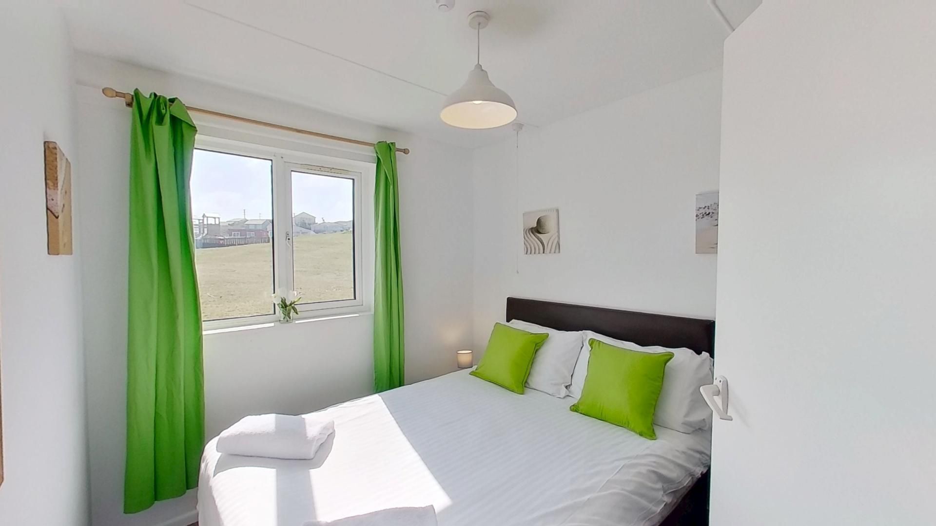 1 chambre, fer et planche à repasser, accès Internet, draps fournis