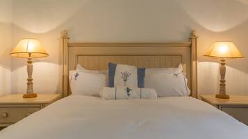 5 bedrooms, iron/ironing board, travel crib, WiFi